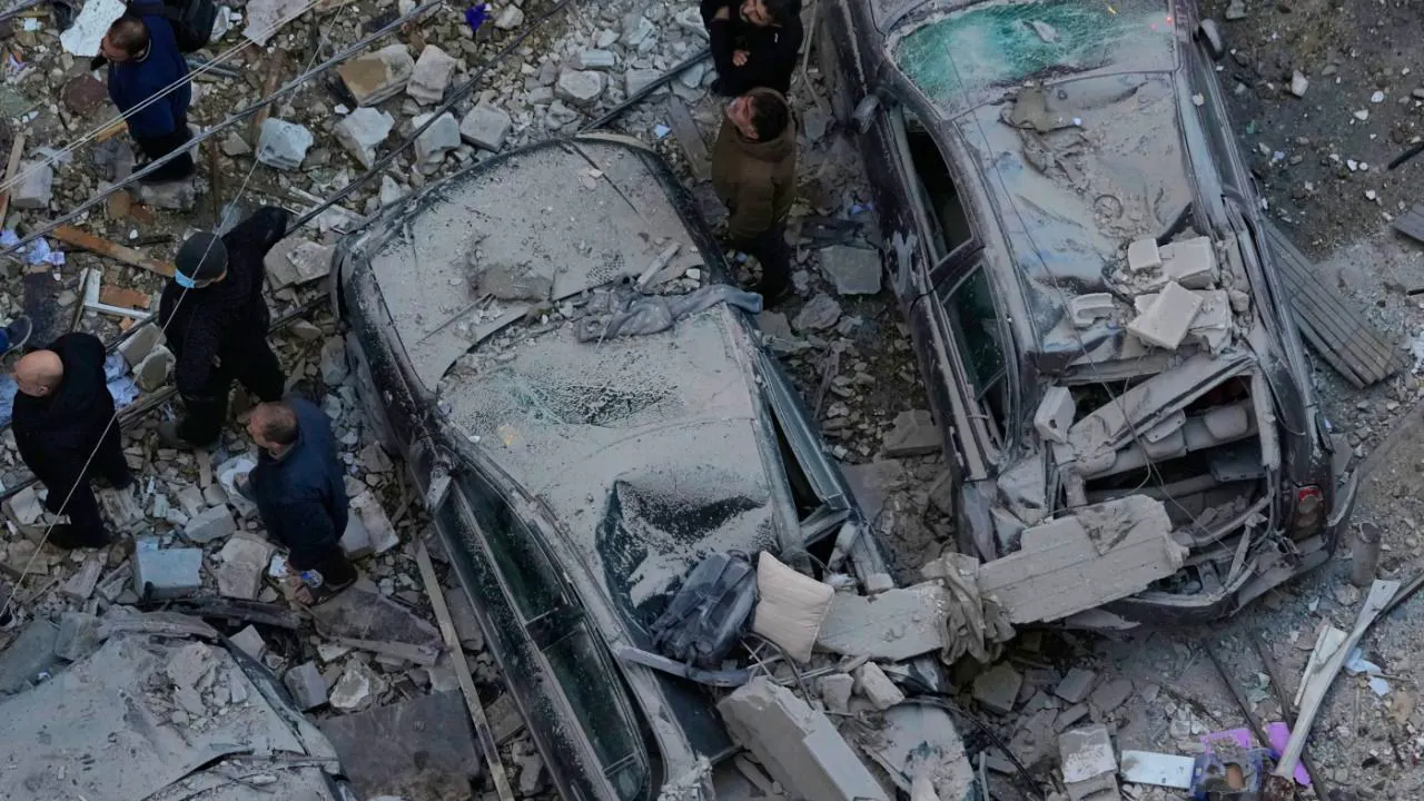 Politics. Israel attacks in Beirut city center