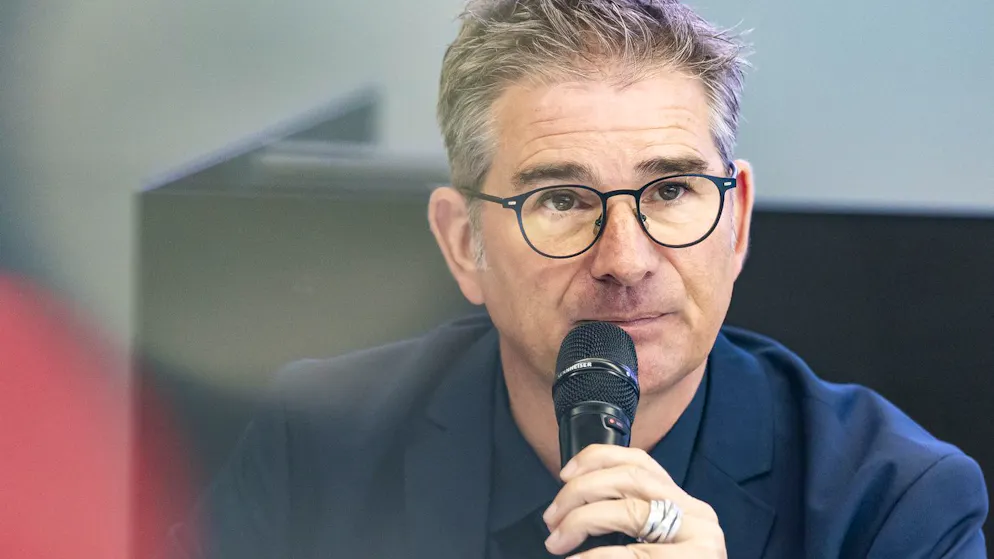 Nuovi dettagli. La polizia bernese stava cercando l'autore dell'incendio del bus a Kerzers già da inizio pomeriggio. Ecco perché