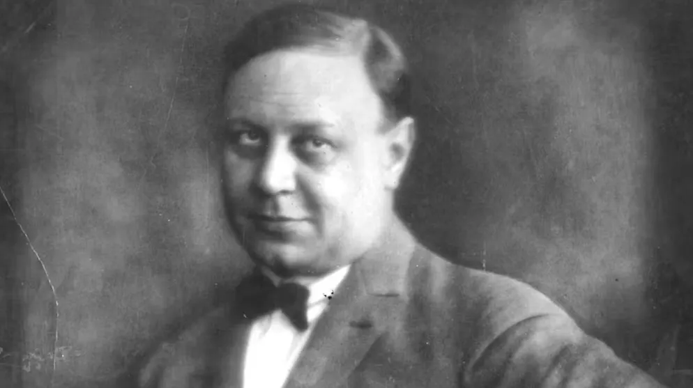 Flitzer, Fehler und Familienstreits: kuriose Fakten zur Oscar-Verleihung. Den allerersten Oscar überhaupt bekam ein Deutscher: Der Schauspieler Emil Jannings gewann ihn 1929 für seine Rolle in dem Stummfilm «Der Weg allen Fleisches». Von seiner Dankesrede ist nichts überliefert, im Gegensatz zu ...