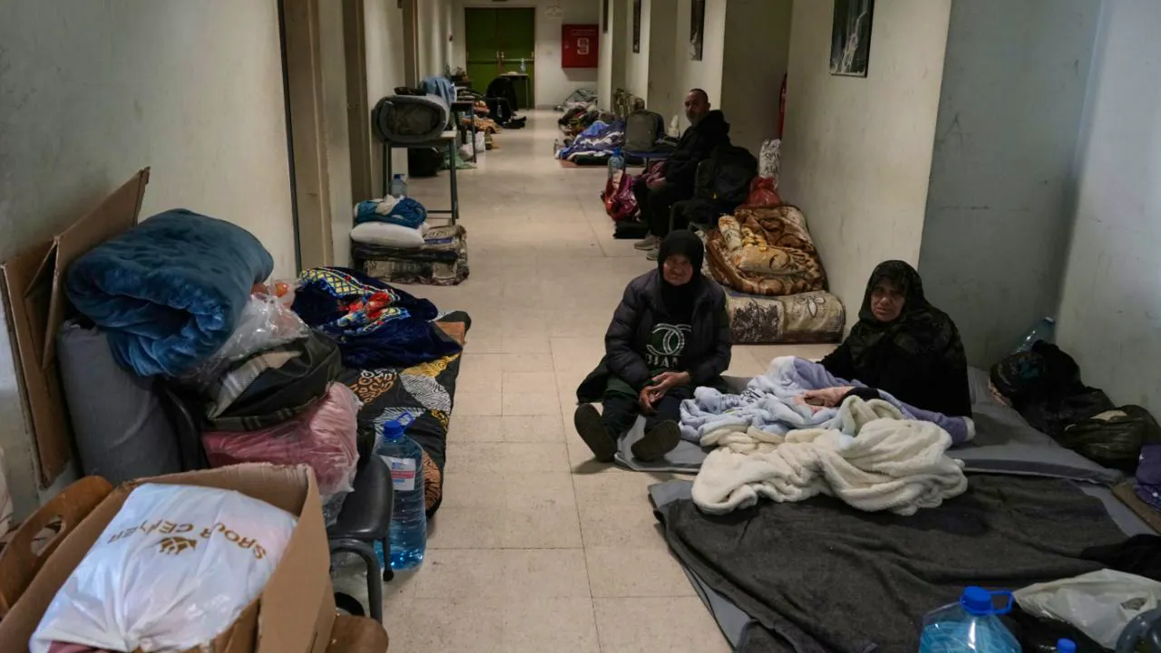 Politics. Israel calls on more residents in southern Lebanon to flee