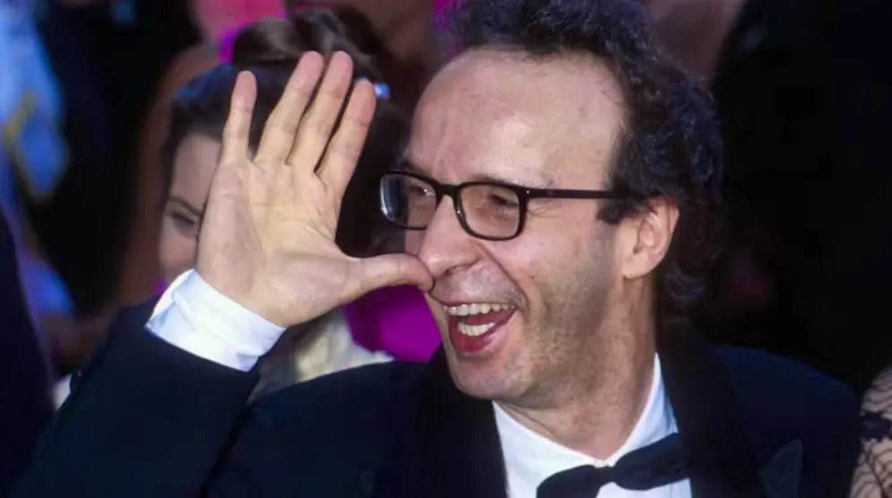 Flitzer, Fehler und Familienstreits: kuriose Fakten zur Oscar-Verleihung. Auch sie gewannen doppelt: Laurence Olivier («Hamlet») und Roberto Benigni (Bild, «Das Leben ist schön») sind die bislang einzigen Künstler, die in Filmen als beste Schauspieler ausgezeichnet wurden, bei denen sie selbst Regie geführt haben.