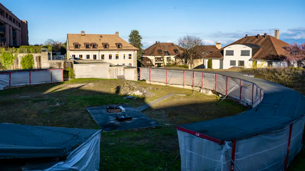 L'amphithéâtre de Nyon figure parmi les huit amphithéâtres romains découverts en Suisse. Il se distingue par ses dimensions - arène elliptique de 50 mètres sur 36 mètres -, ainsi que par son bon état de conservation.
