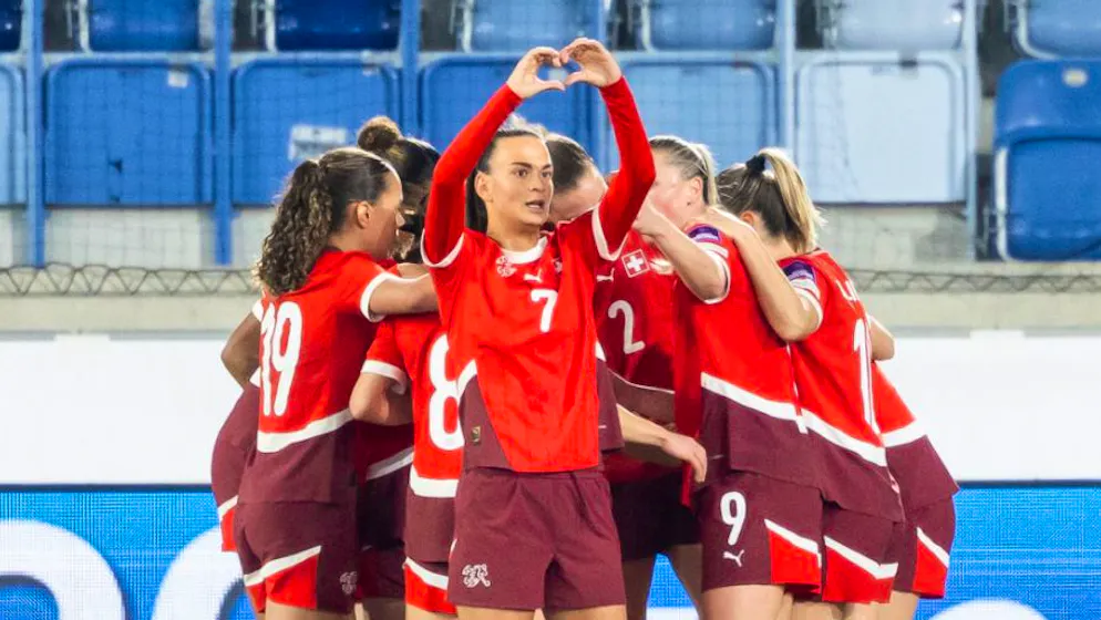 Swiss player scores twice. Xhemaili sends Eindhoven to the top of the table