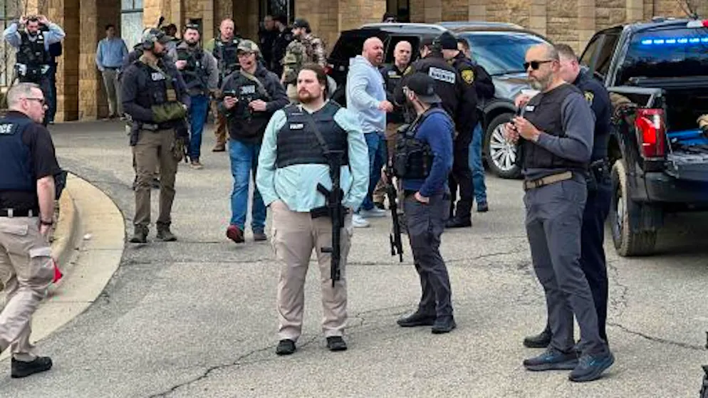 Suspect identified. Car crashes into US synagogue - FBI speaks of 