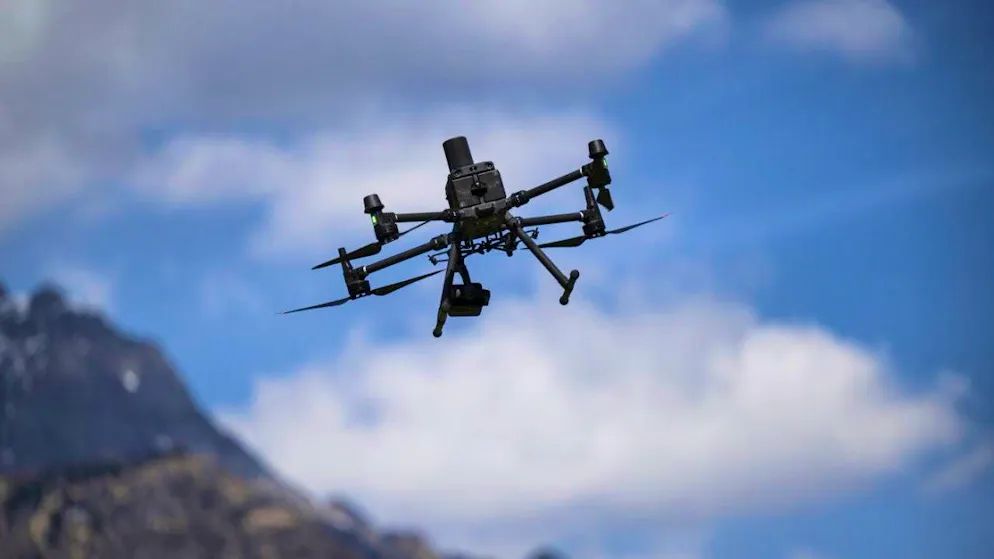 In situations below the threshold of war, it is unclear who is responsible for neutralizing objects such as drones in Switzerland. (archive image)