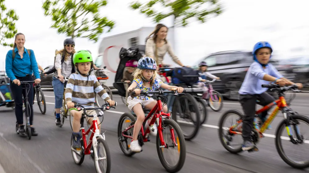 La bicicletta è spesso sinonimo di libertà.