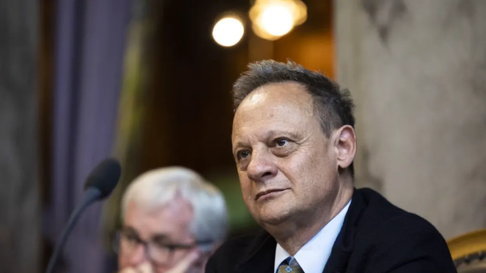 Svizzera. Dagli Stati un «no» all'iniziativa sulla neutralità e un «sì» al controprogetto