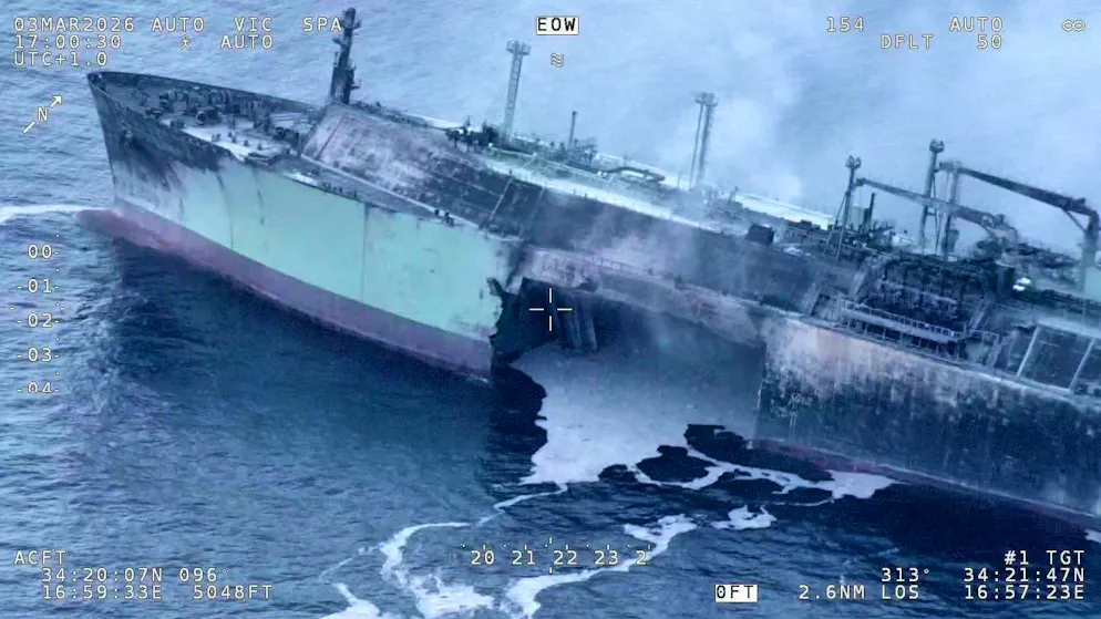 È senza equipaggio. Una nave russa colpita da esplosioni vaga vicino all'Italia: ecco cosa sta succedendo