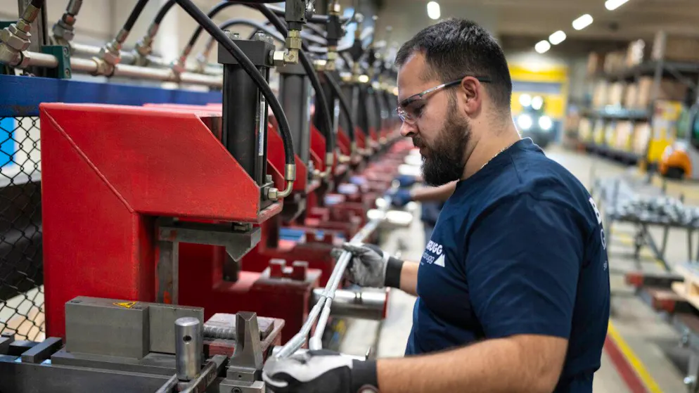 Tra immigrazione e frontalieri. Il professore di economia: «Crescita svizzera con libera circolazione? È misera»