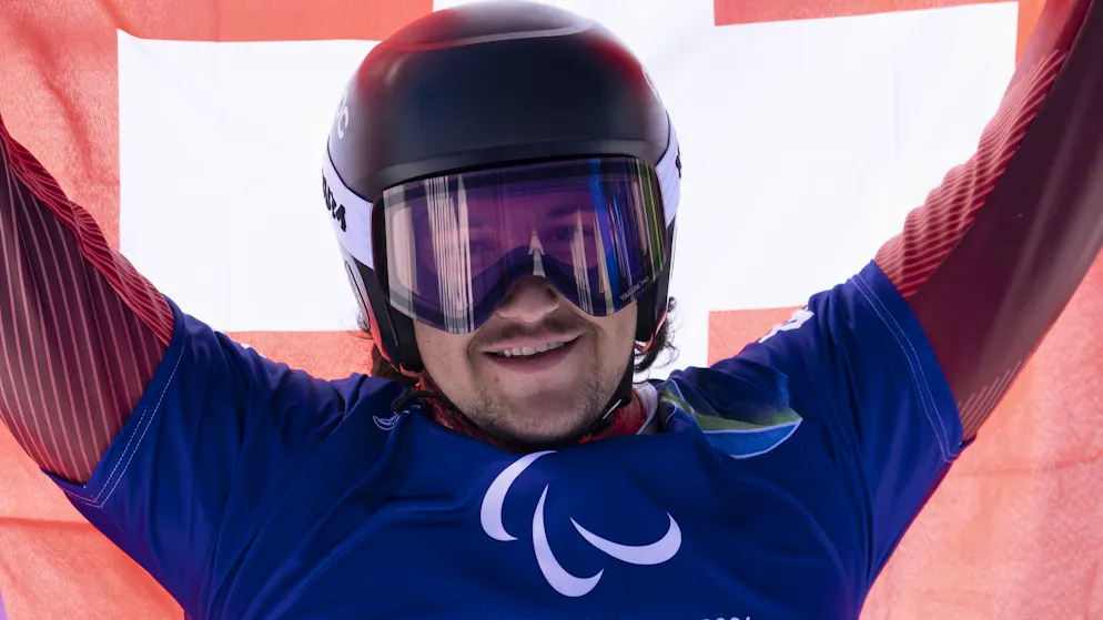 Paras 2026. «La médaille, une couronne» : l'argent qui vaut de l'or pour Grünigen