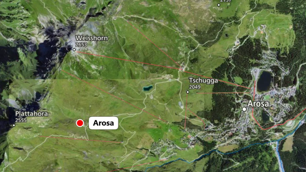 Flying accident. Czech paraglider pilot flies to his death above Arosa