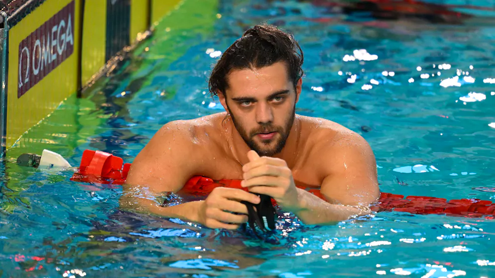 Ecco il suo sfogo. Il campione di dorso Ceccon sbotta: «Mi alleno con chi fa acquagym. Come preparo le Olimpiadi?»