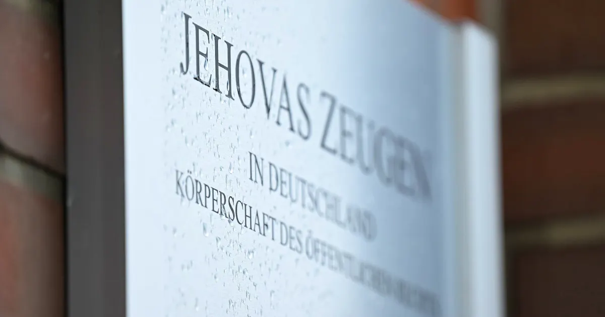 Beginn der Modernisierung?: Zeugen Jehovas erlauben Mitgliedern Bluttransfusionen unter einer Bedingung | blue News Beginn der Modernisierung?: Zeugen Jehovas erlauben Mitgliedern Bluttransfusionen unter einer Bedingung | blue News