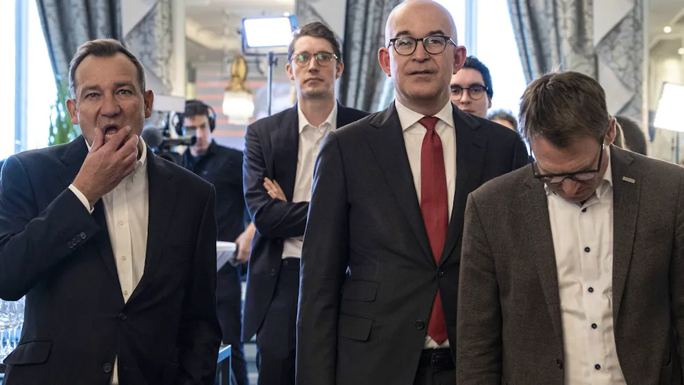 Even Blocher was in favor of withdrawal. Trouble with the SVP? The people should never have voted on the SRG initiative