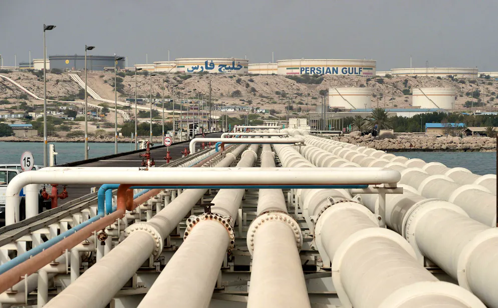Öl-Terminal auf der iranischen Insel Charg.