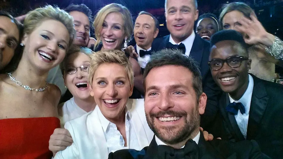 This picture from the 2014 Oscars made headlines: Presenter Ellen DeGeneres' 2014 selfie could be the world's most expensive photo. Samsung not only donated one dollar for each of the more than 3.3 million re-tweets of the picture on the short message service Twitter, but also paid the US broadcaster ABC 1.5 million dollars for an advertising spot during the broadcast.