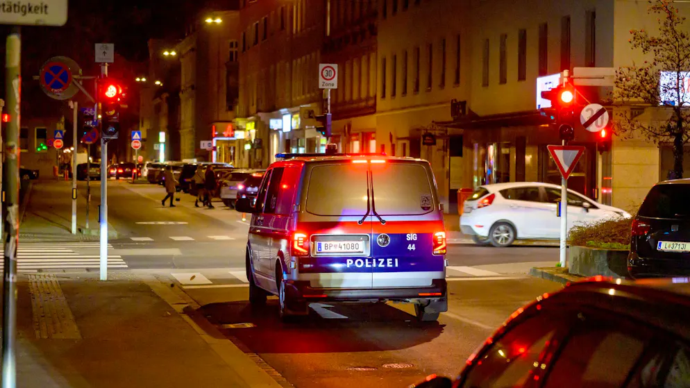 Vor der tödlichen Messerattacke auf einen Afghanen in Linz war nach dem Tatverdächtigen bereits gefahndet worden.