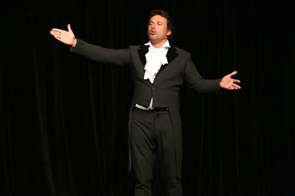 Bruno Salomone joue son spectacle L'Euphorique au Festival des Humoristes de Tournon-sur-Rhône le 23 aout 2016. 