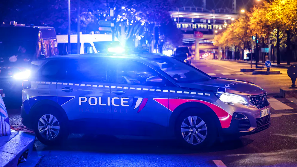 Bei einem Streit soll ein 13-Jähriger in Nizza seine Mutter mit einem Hammer erschlagen haben.