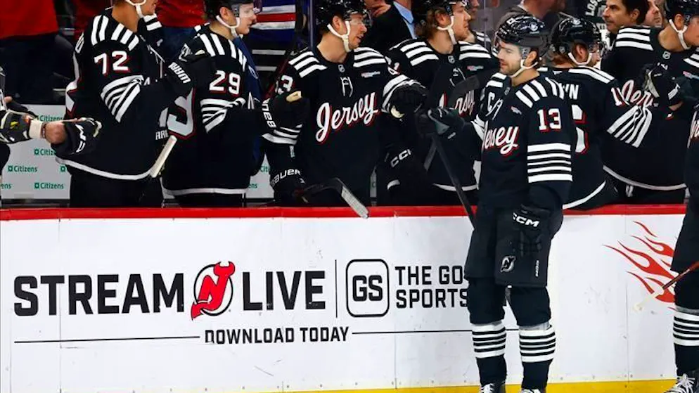 NHL. NHL, 4 punti per Hischier