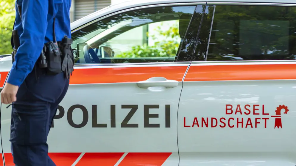 Muttenz BL. Several vehicles collide on A2 - woman dies