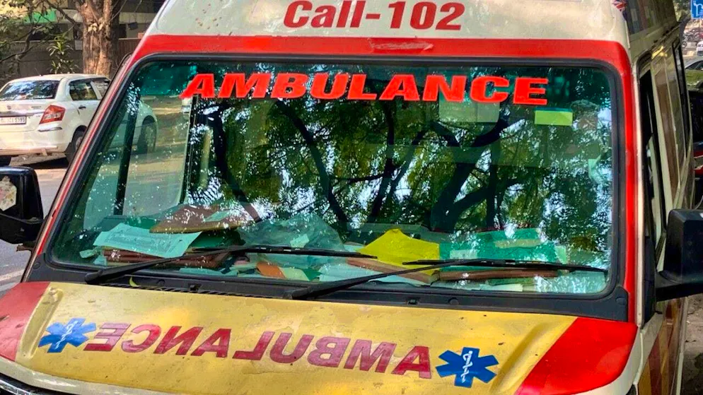 ARCHIVE - An Indian ambulance stands on the side of the road. Photo: Dirk Godder/dpa
