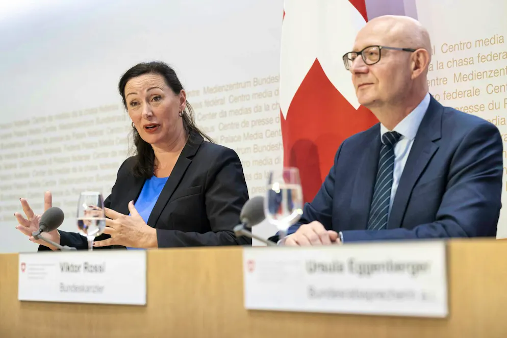 Federal Council Spokesperson Nicole Lamon and Federal Chancellor Viktor Rossi in the media center. (archive picture)