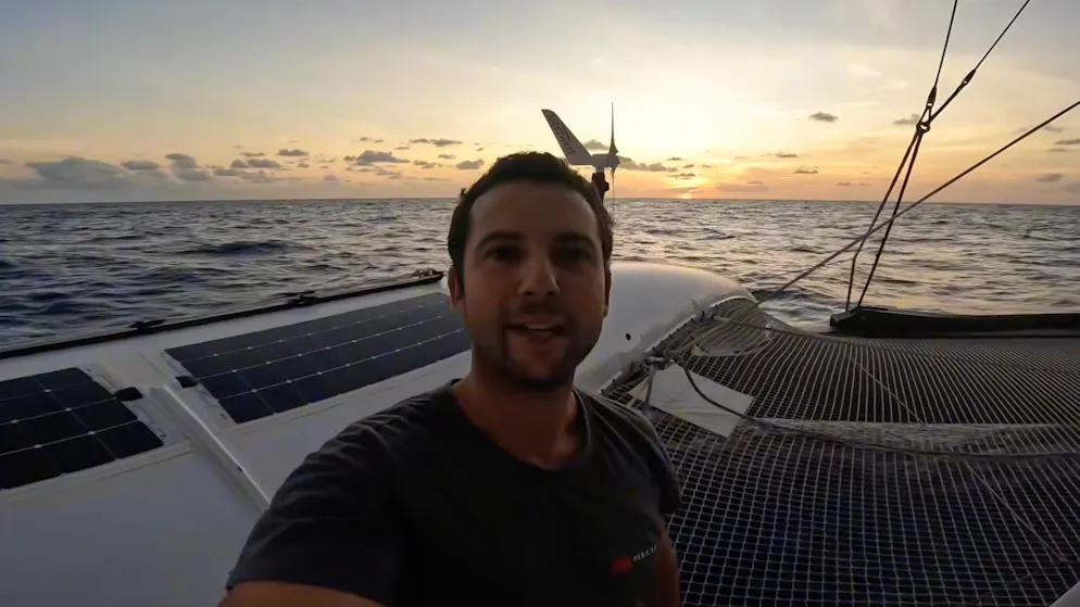 Tour du monde à l'envers. «Je suis en plein passage du pot au noir» - Guirec Soudée en avance sur le record