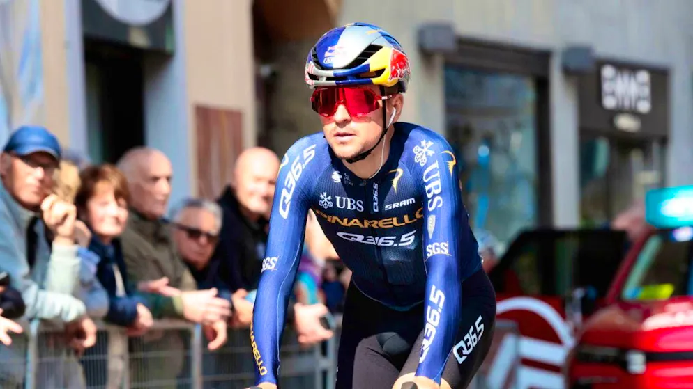 Tom Pidcock from the Swiss cycling team Pinarello Q36.5 shows good early form