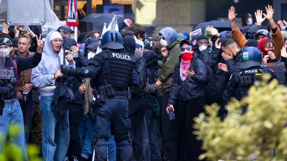 Policiers et manifestants s'étaient affrontés à Berne lors d'une manifestation pro-Palestine à Berne le 11 octobre (archives).