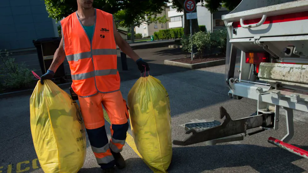 Der Bund führt die hohe Recyclingquote auf die Einführung der Sackgebühr in den 1990er-Jahren zurück. (Archivbild)