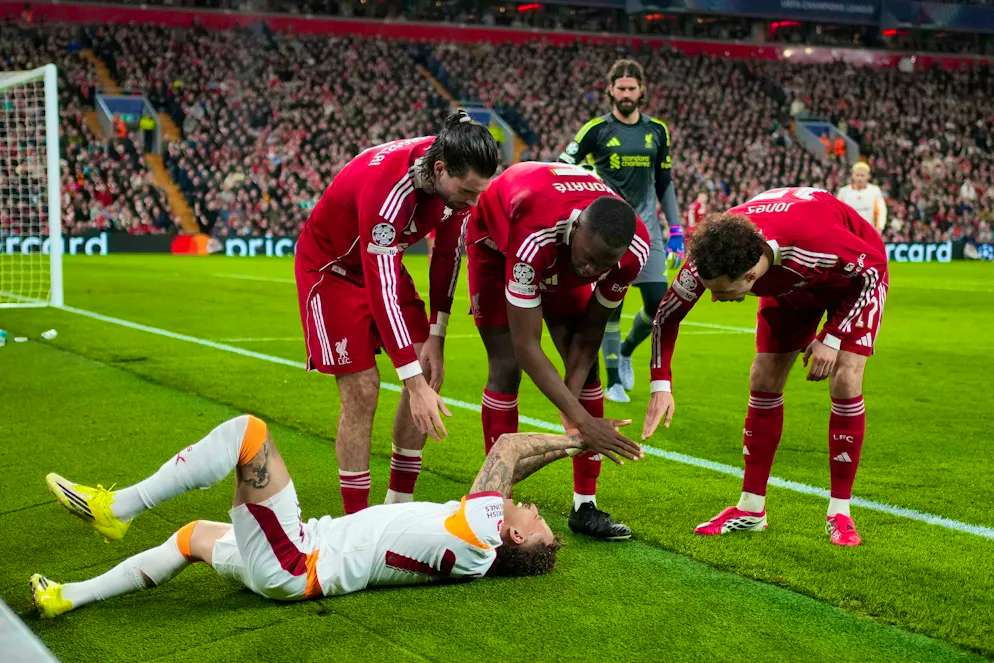 Curious thumb injury: Sané club wants compensation - Gallery. Liverpool players are worried about Noa Lang.