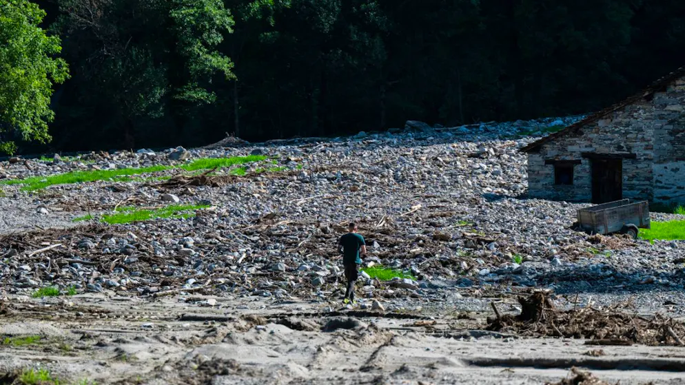 L'alluvione del 21 giugno 2024 ha causato danni considerevoli alle infrastrutture agricole di diversi Comuni mesolcinesi. La fotografia mostra la situazione a un mese dal nubifragio. (immagine d'archivio)