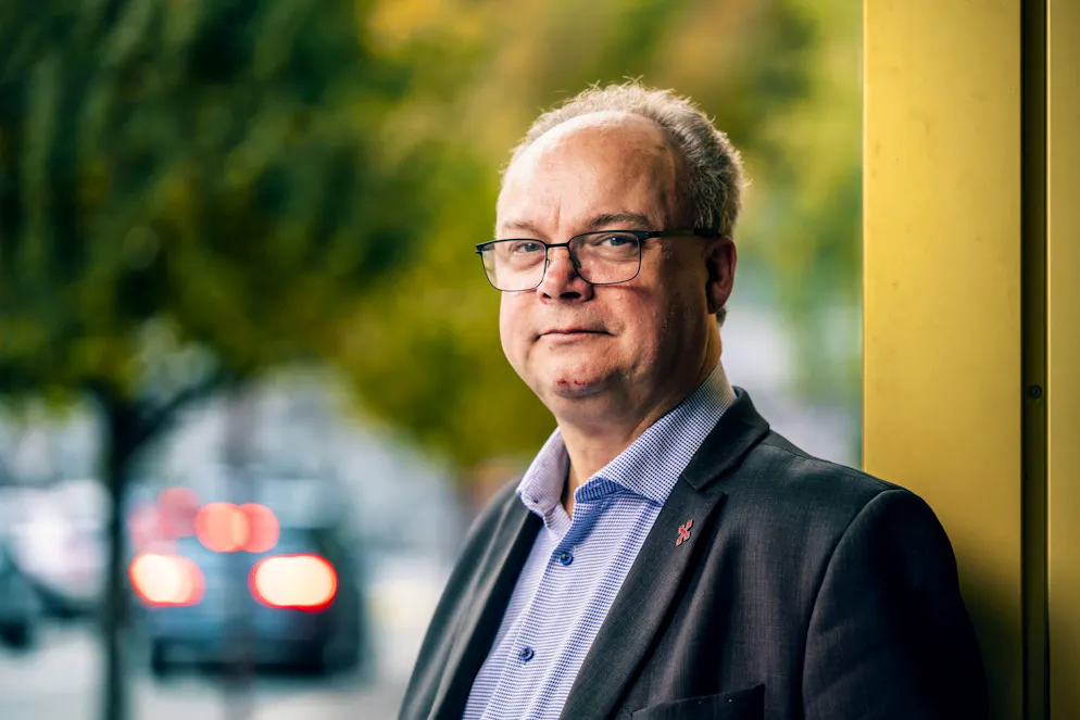 Le chanoine Alexandre Ineichen, le nouvel abbé de Saint-Maurice et actuel recteur du Collège de Saint-Maurice le vendredi 31 octobre 2025 à Saint-Maurice. (KEYSTONE/Jean-Christophe Bott)