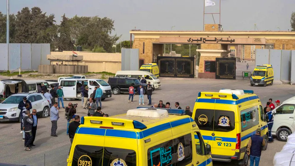 ARCHIVE - Ambulances stand on the Egyptian side of the Rafah border crossing to the Gaza Strip. Photo: Mohammed Arafat/AP/dpa