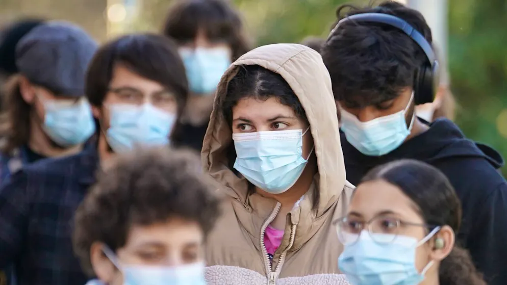 Tornano le mascherine nell'Università di Kent, questa volta a causa di un'epidemia «senza precedenti» di meningite B.