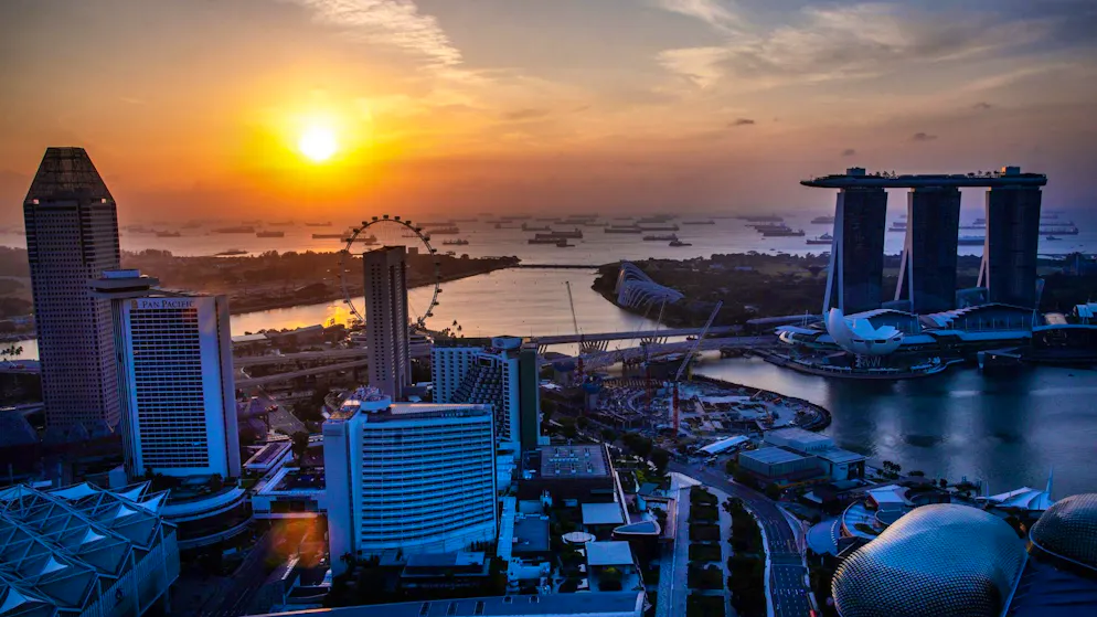 Singapore è considerata uno dei luoghi più costosi al mondo. Ma ora gli svizzeri possono partire per meno.