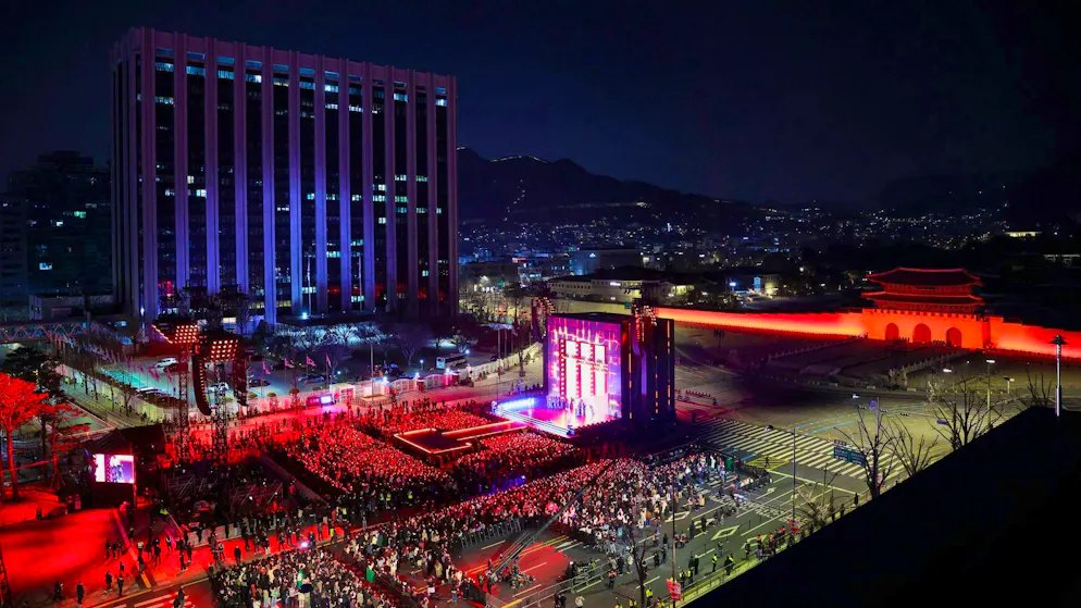 BTS back on stage - mega concert in Seoul - Gallery. The police expected around 260,000 people to gather around the concert venue.