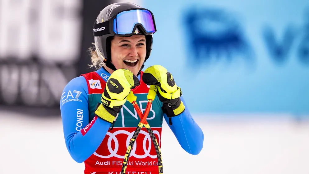 Grosse Freude bei Laura Pirovano nach der Zieleinfahrt.