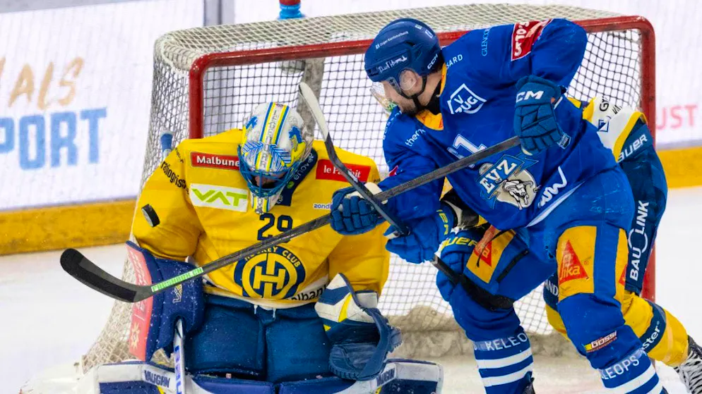 Davos goalie Sandro Aeschlimann made the Zug players desperate
