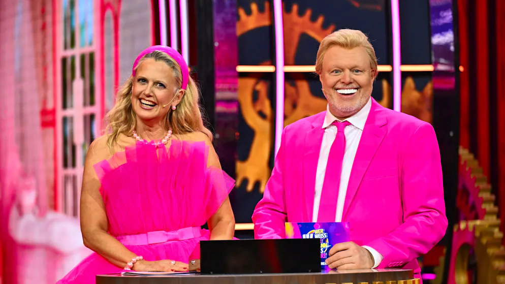 Barbie and Ken on RTL: Barbara Schöneberger and Stefan Raab dressed up in eye-catching threads in "Wer weiss wie wann was?".