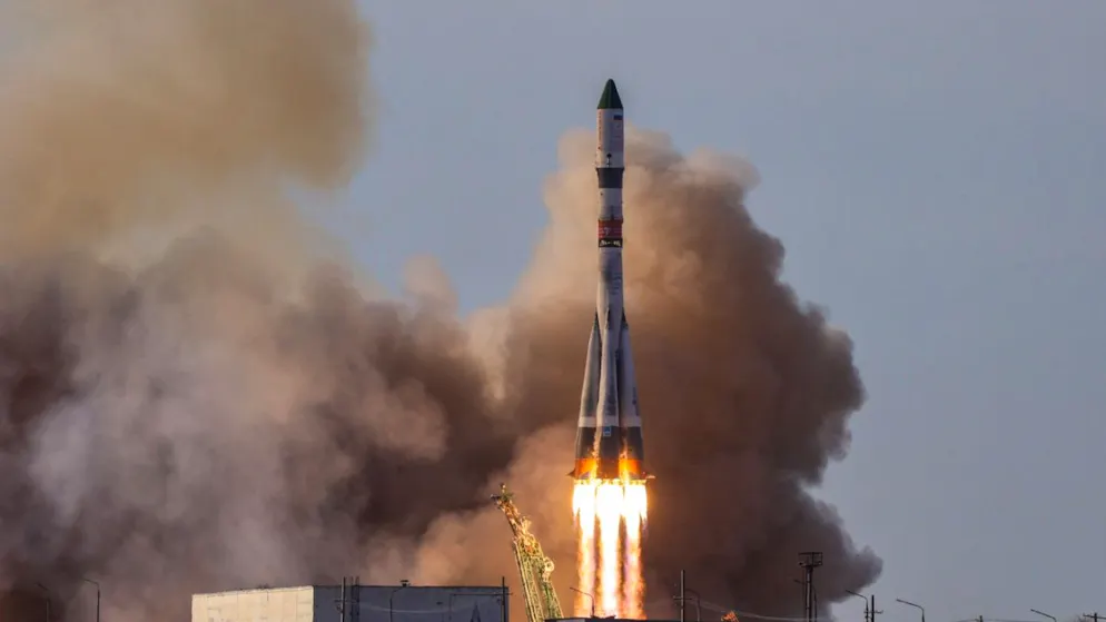 Le vaisseau cargo de type Progress, le MS-33 a été envoyé dans l'espace à l'aide d'une fusée Soyouz.