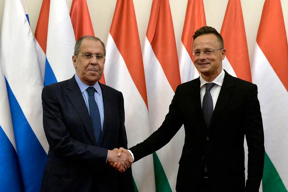 Ungarns Aussenminister Peter Szijjarto soll laut Medienberichten seinem russischen Kollegen Sergej Lawrow EU-Interna übermittelt haben.