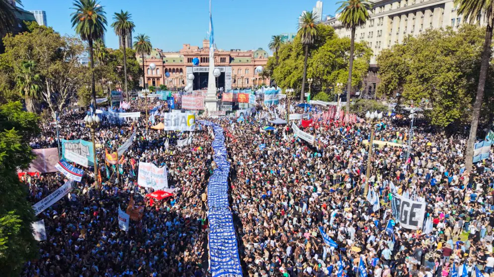 Le rassemblement, un des plus massifs des dernières années à Buenos Aires, intervient dans un contexte crispé de lutte pour la mémoire.