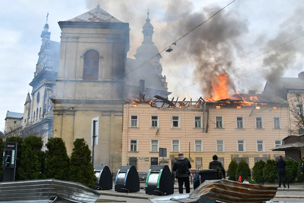 Le ministre ukrainien des Affaires étrangères, Andriï Sybiga, a dénoncé sur X cette attaque effectuée avec des drones de conception iranienne.