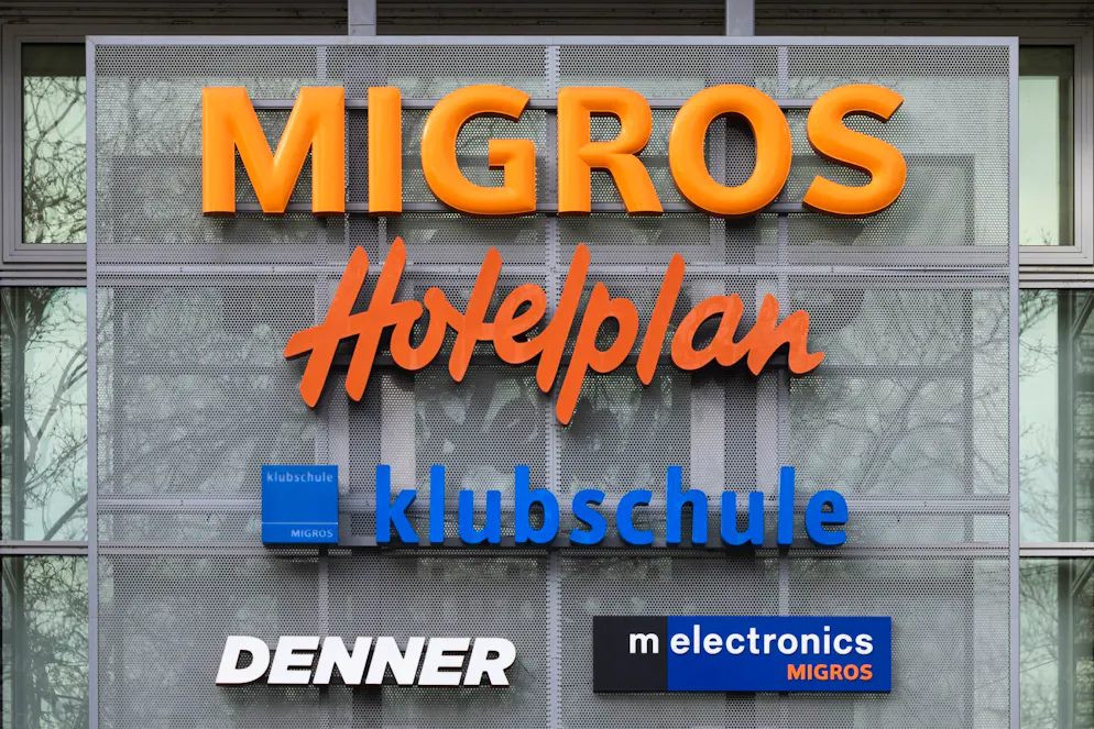 L'an dernier, Migros a vendu ou fermé plusieurs filiales qui ne correspondaient plus au coeur de métier ou qui enregistraient des pertes. Le voyagiste Hotelplan a été racheté par l'allemand Dertour, SportX a été acquis par Ochsner, melectronics a été repris par MediaMarkt, Mibelle a été vendu à l'espagnol Persán.