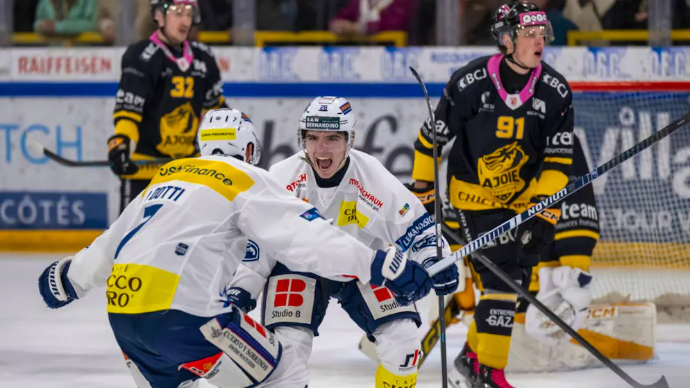 Doppeltorschütze Nathan Borradori (rechts) führt Ambri-Piotta früh in die Erfolgsspur