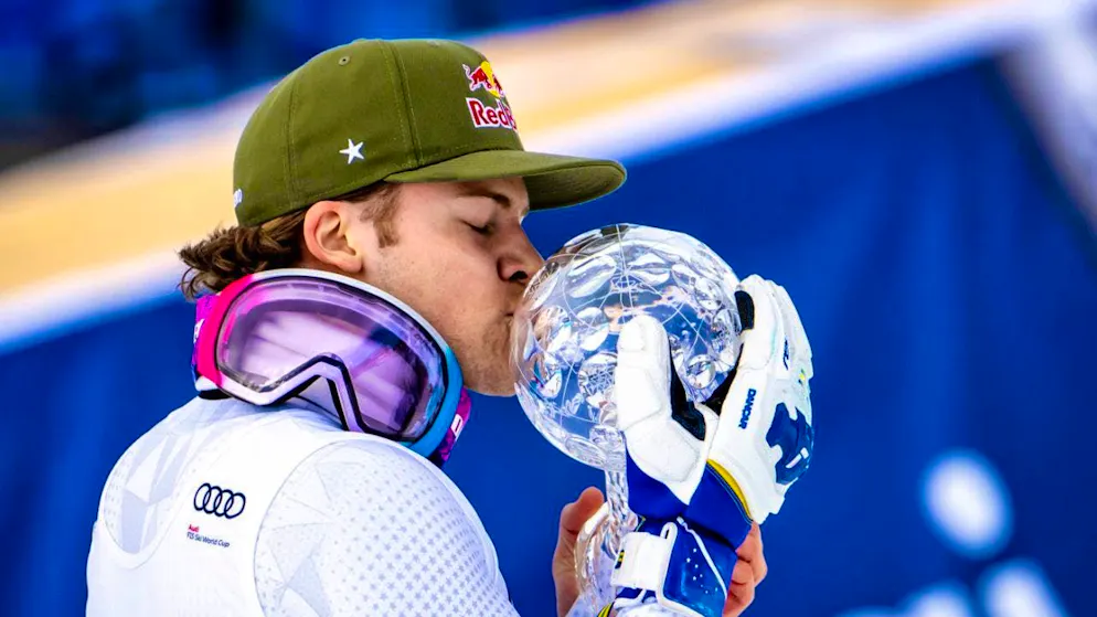 Lucas Pinheiro Braathen wins his second small crystal globe - the first for Brazil and the first in the giant slalom.