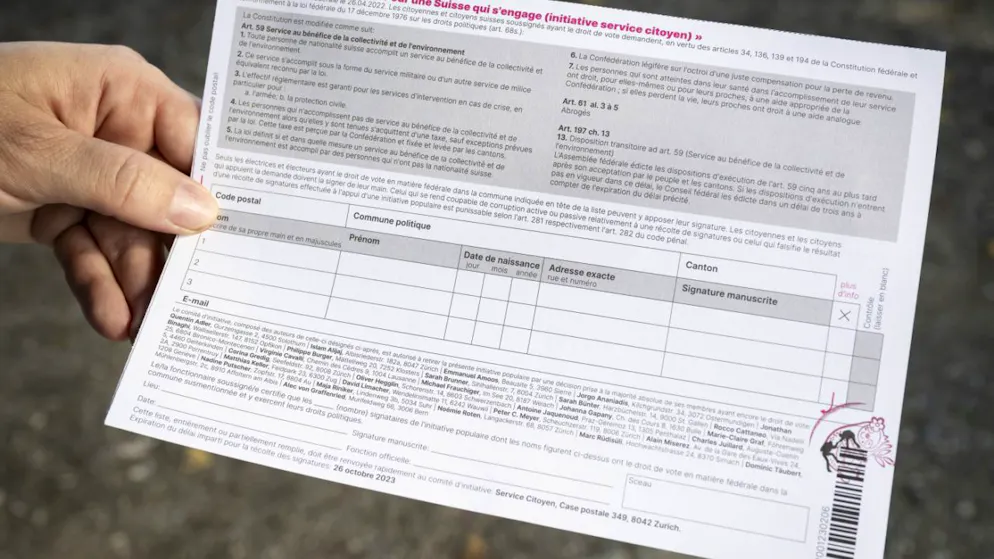 Le nombre de signatures falsifiées a baissé depuis le scandale révélé en 2024, selon la Chancellerie fédérale (archives/image d'illustration).