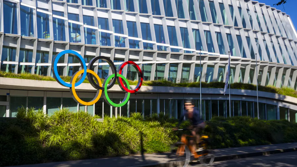 Konsequenzen für Transfrauen. Nach Druck von Trump verlangt IOC Geschlechtertests von Athletinnen